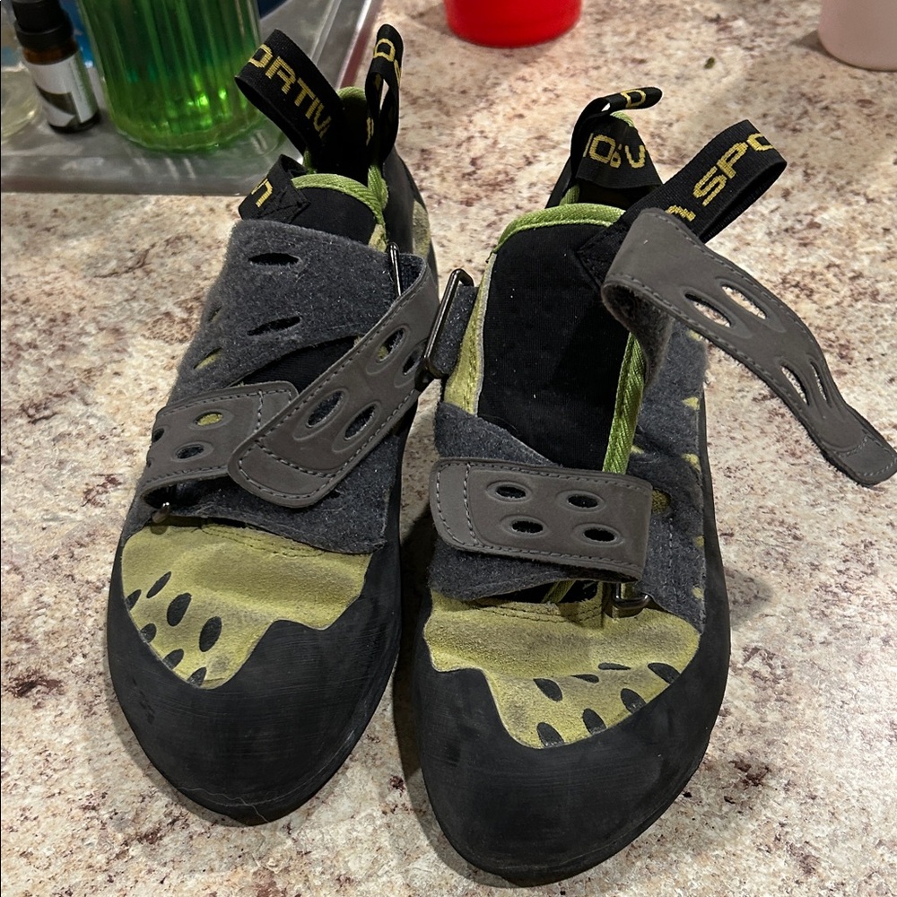 La Sportiva Kids Water Shoes - Black and Yellow